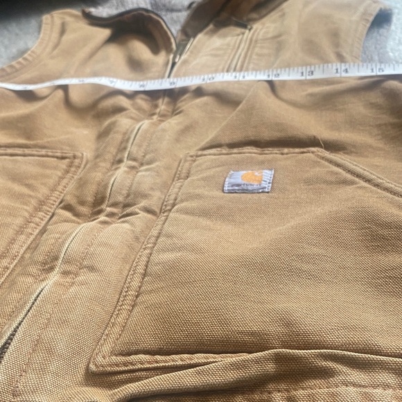 Carhartt Women’s Tan Vest with Sherpa lining - Picture 7 of 11